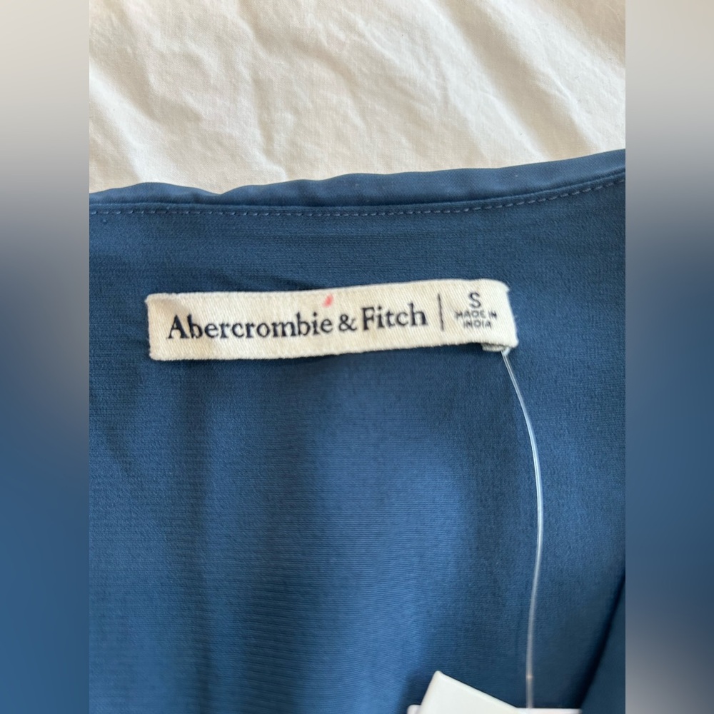 ABERCROMBIE & FITCH - Long Sleeve Draped Mini Dress Size S - Picture 9 of 13